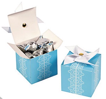 Cardboard-Blue-Pinwheel-Favor-Boxes